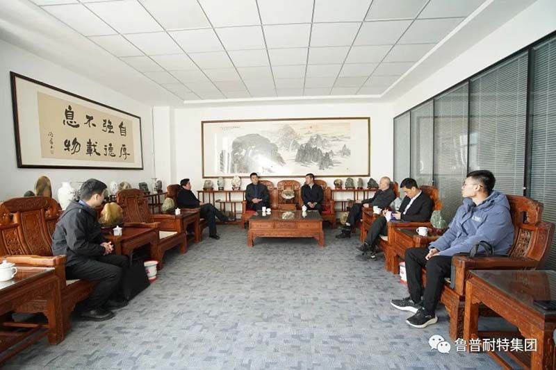 PP圆丝毛刷丝机组