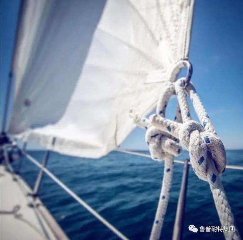 Man circumnavigates Arctic Ocean without stopping 2